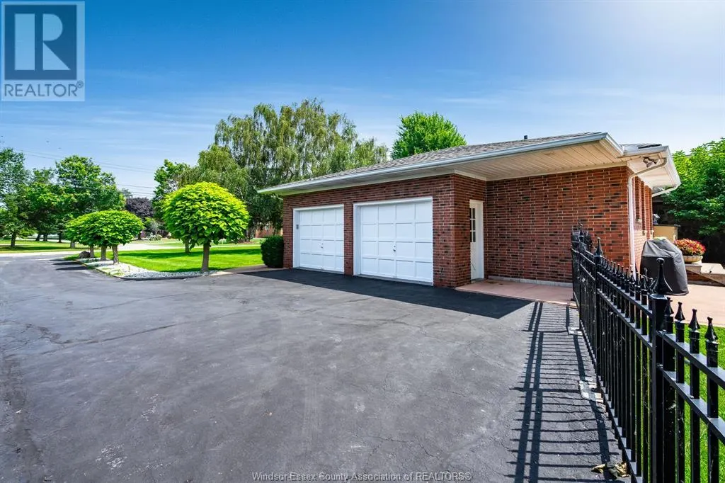 11 Kenneth Drive