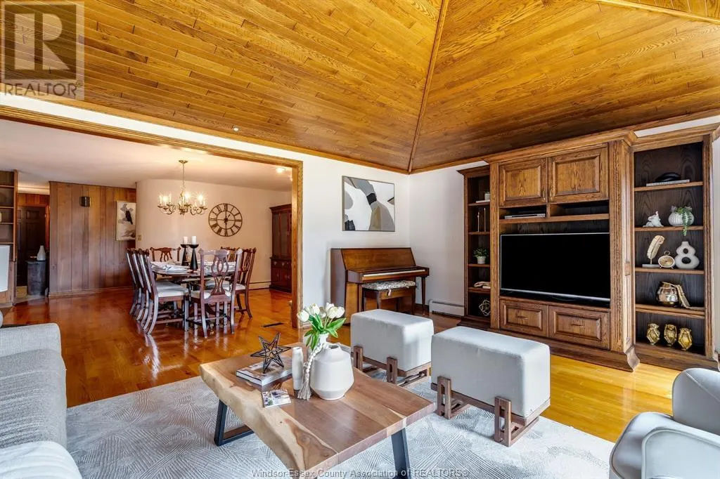 11 Kenneth Drive