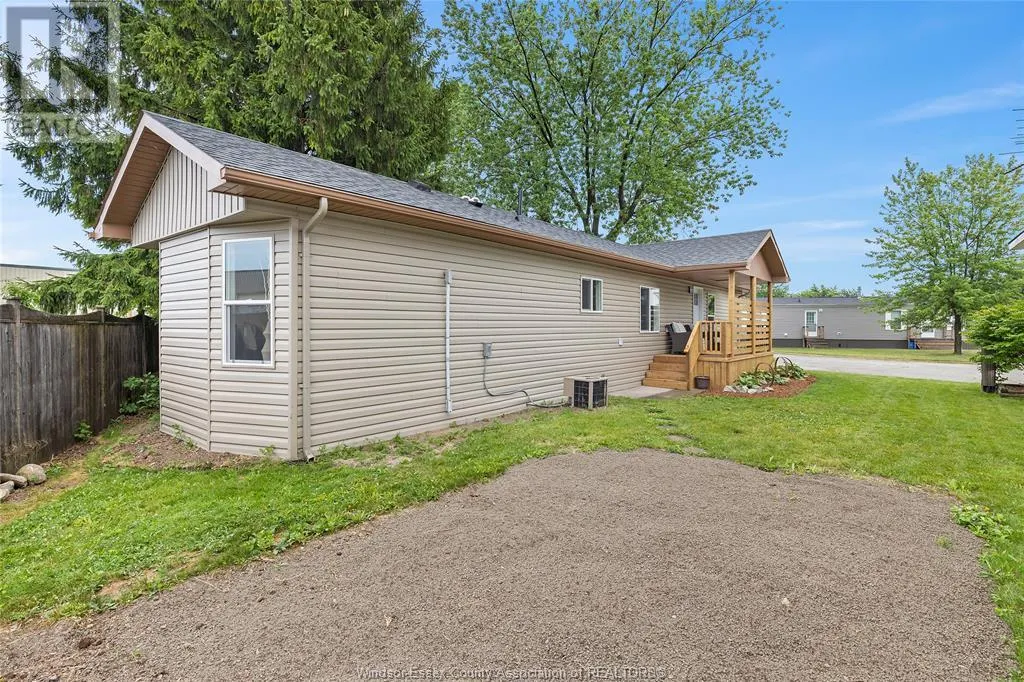 14 ROBIN CRESCENT