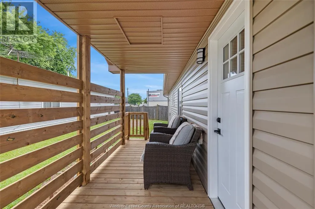 14 ROBIN CRESCENT