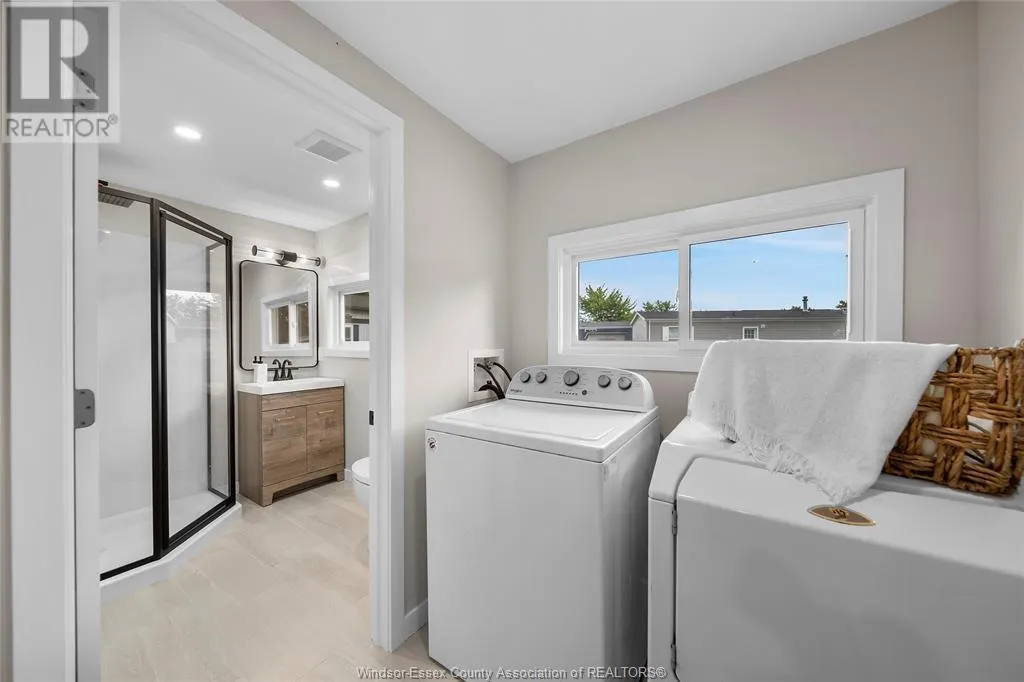 14 ROBIN CRESCENT