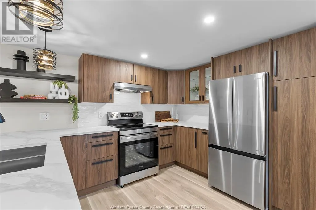 14 ROBIN CRESCENT