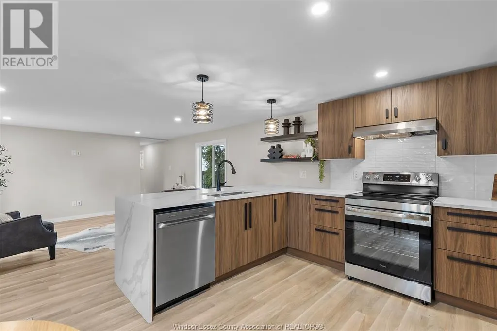 14 ROBIN CRESCENT