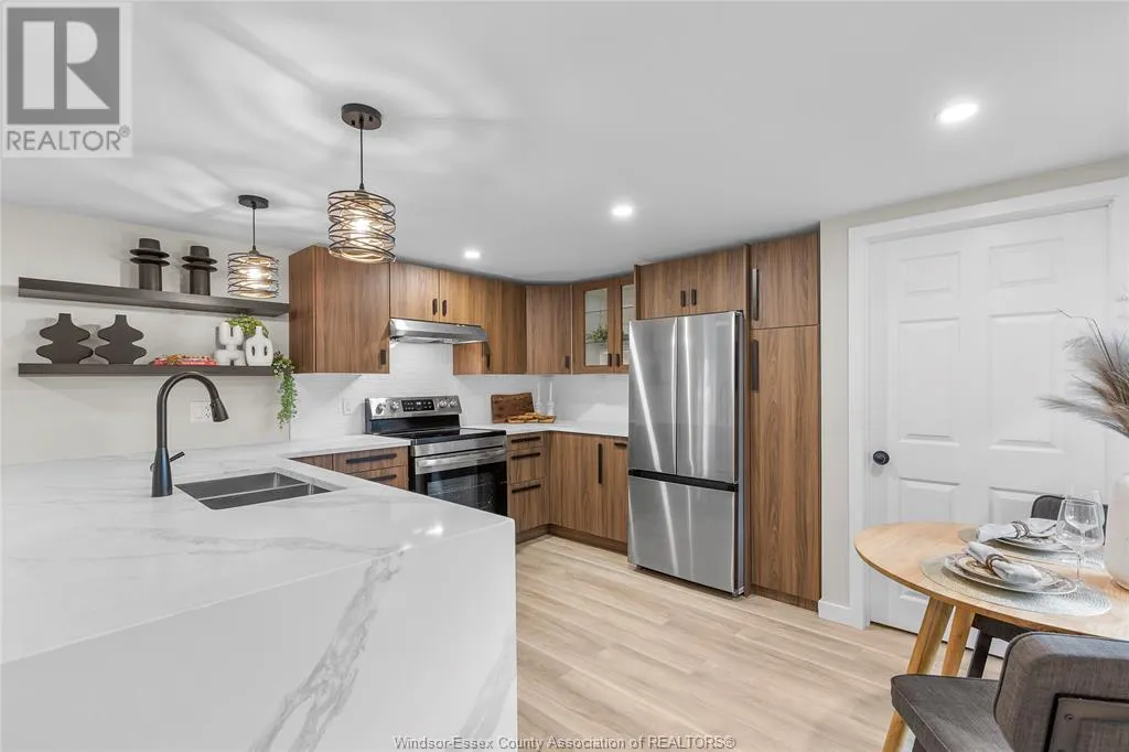 14 ROBIN CRESCENT