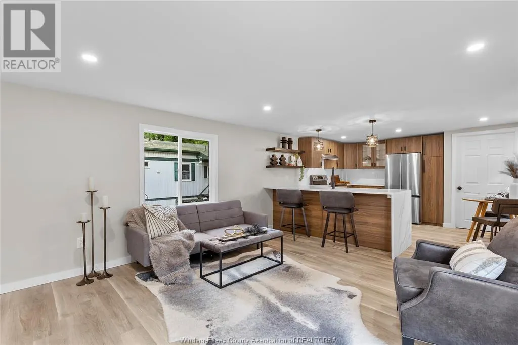 14 ROBIN CRESCENT