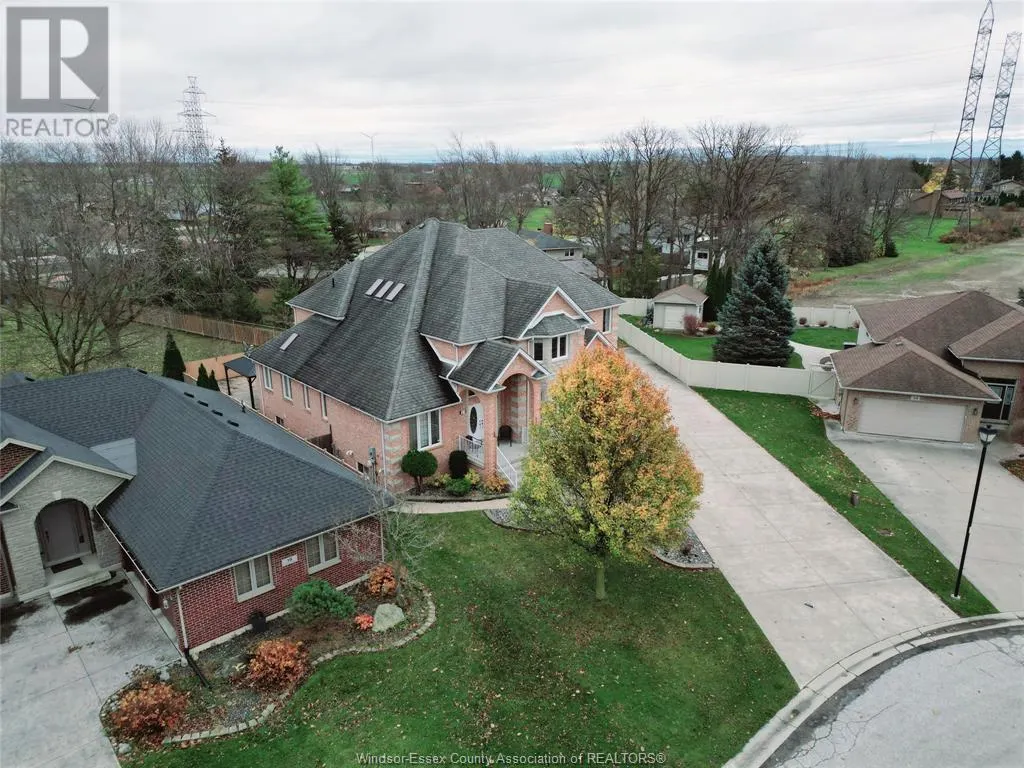 21 LAURENTIA DRIVE