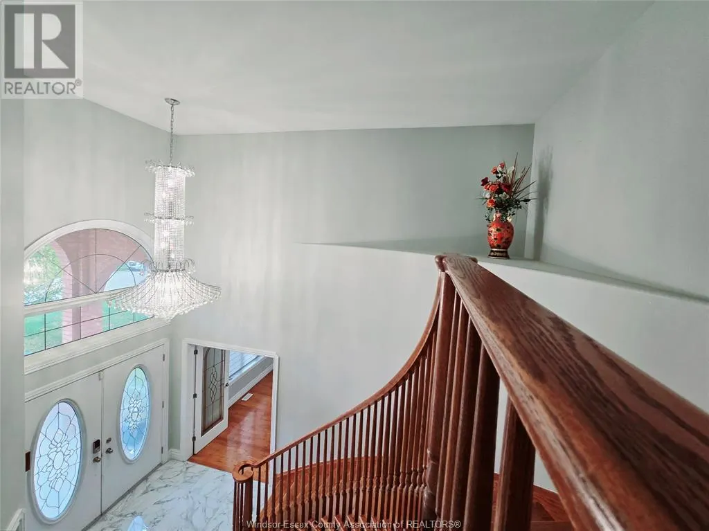 21 LAURENTIA DRIVE