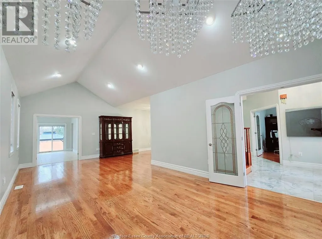 21 LAURENTIA DRIVE