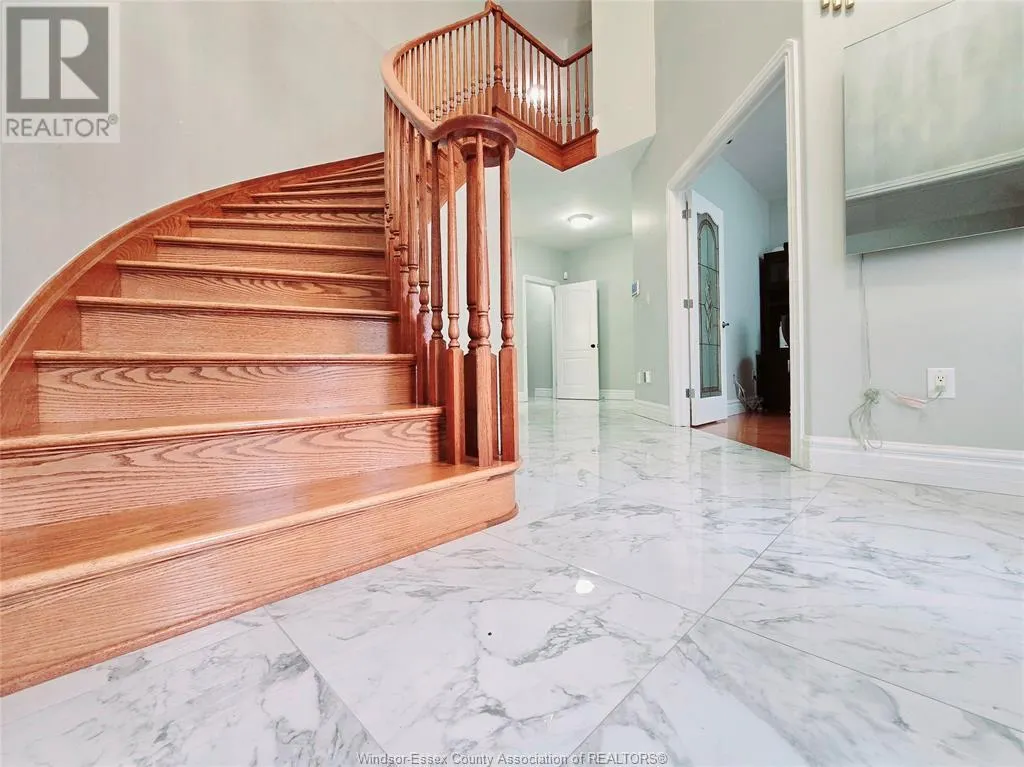 21 LAURENTIA DRIVE