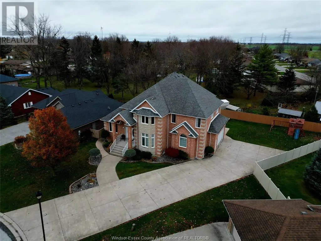 21 LAURENTIA DRIVE