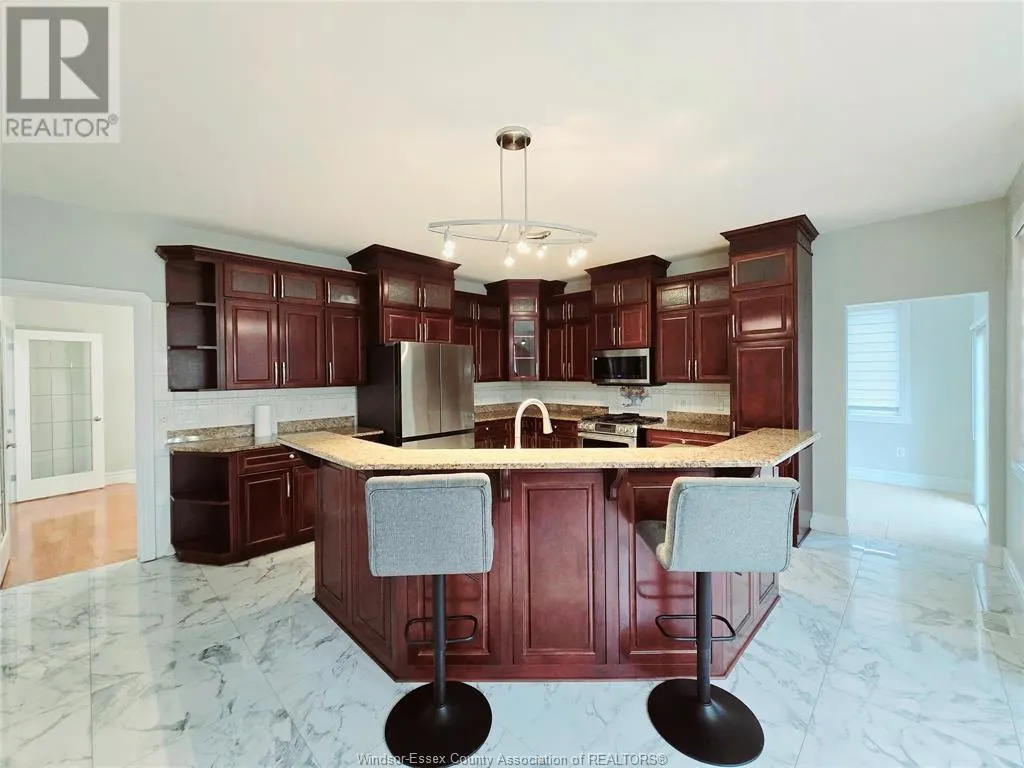 21 LAURENTIA DRIVE
