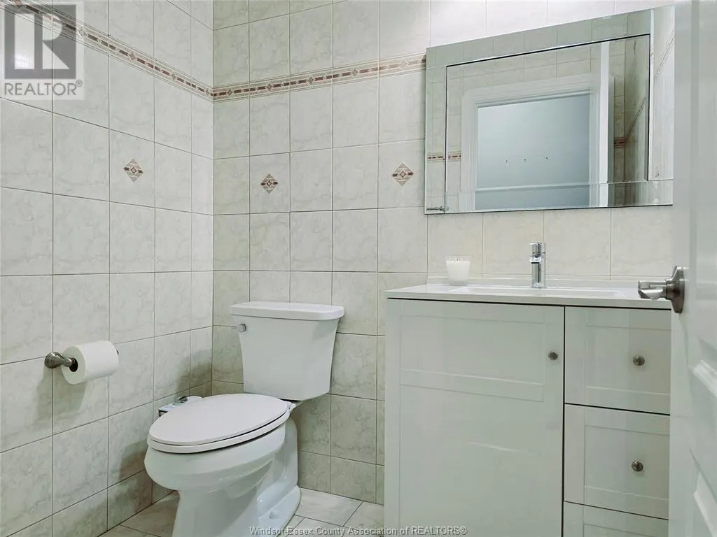 21 LAURENTIA DRIVE