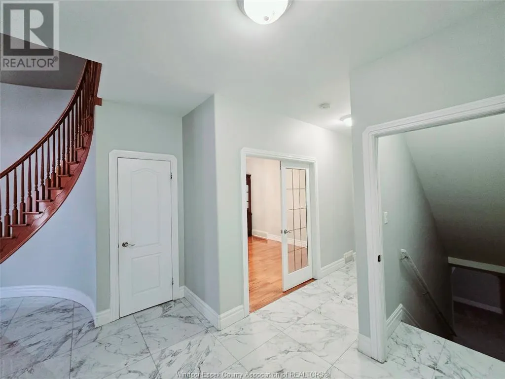 21 LAURENTIA DRIVE