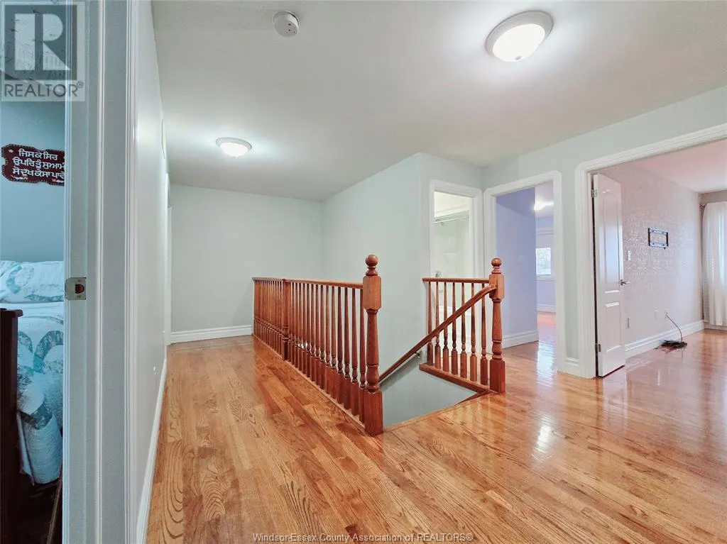 21 LAURENTIA DRIVE