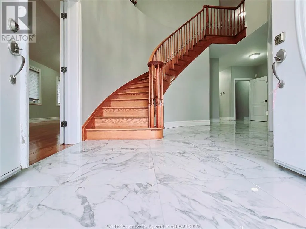 21 LAURENTIA DRIVE