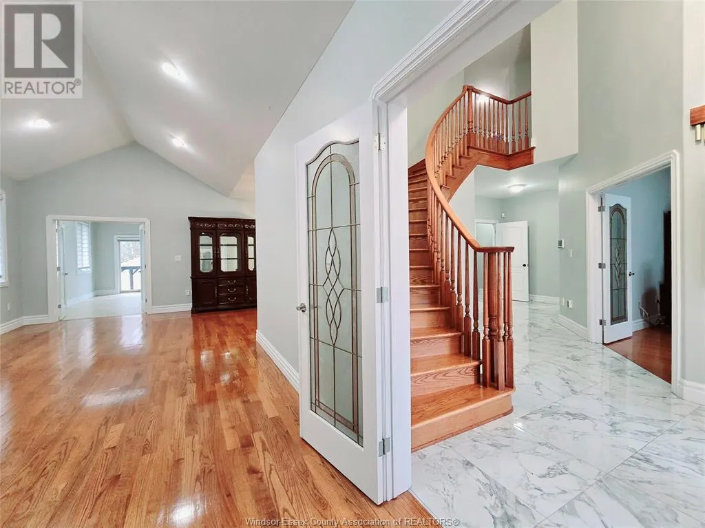 21 LAURENTIA DRIVE