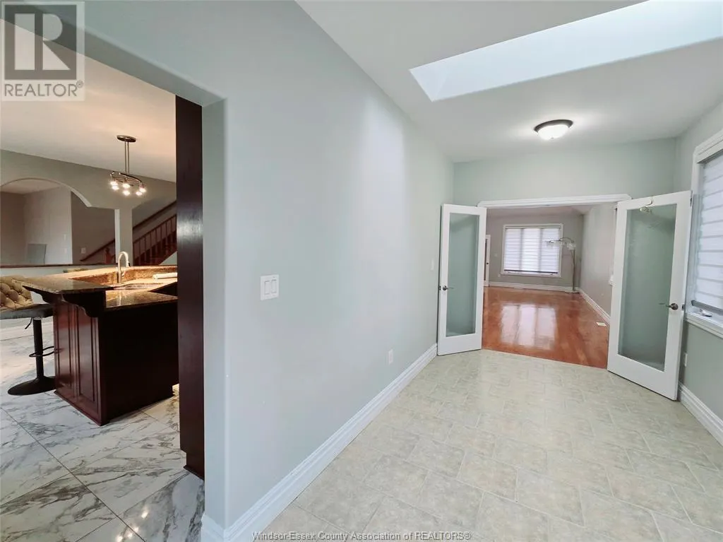 21 LAURENTIA DRIVE