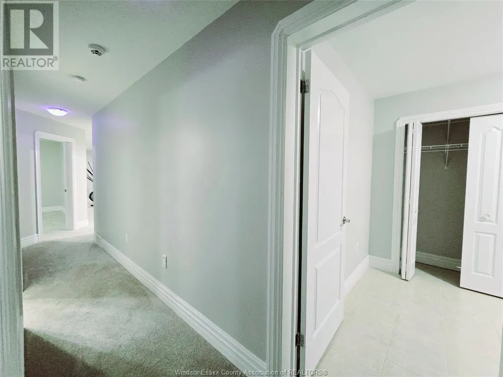 21 LAURENTIA DRIVE