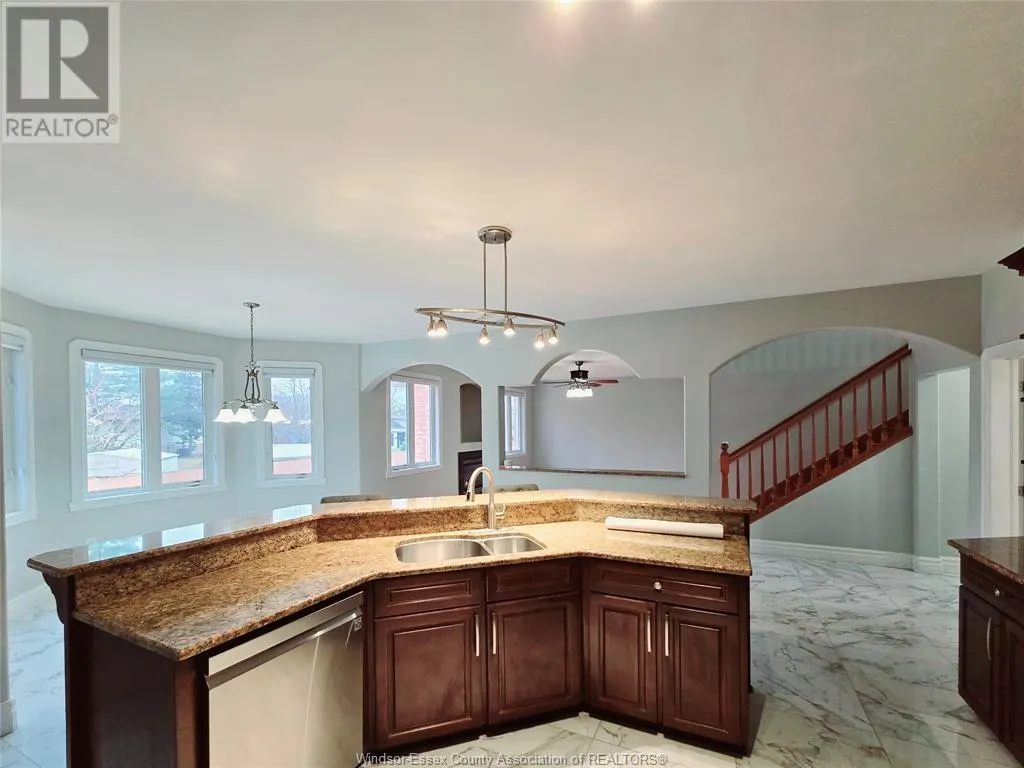 21 LAURENTIA DRIVE
