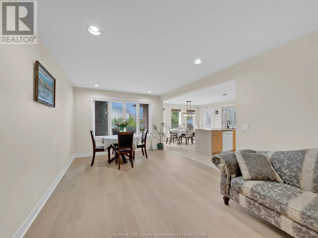 137 SEYMOUR CRESCENT