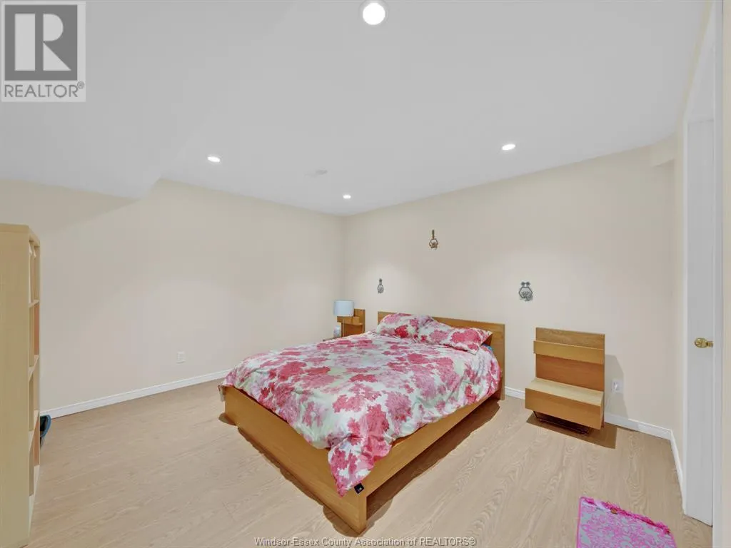 137 SEYMOUR CRESCENT