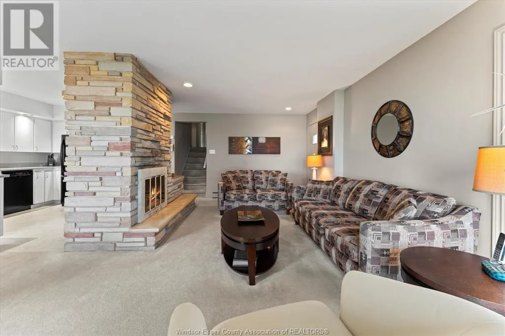 696 Old Tecumseh ROAD