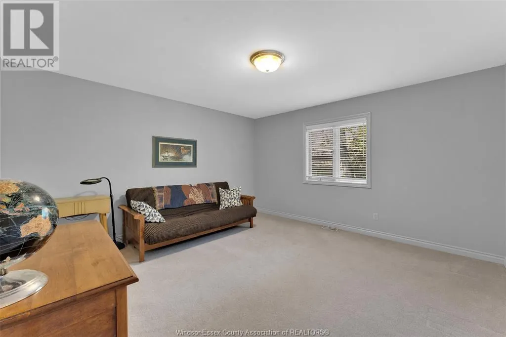 2220 SUZANNE STREET