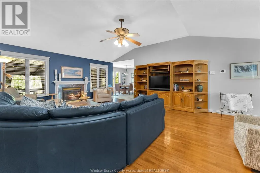 2220 SUZANNE STREET