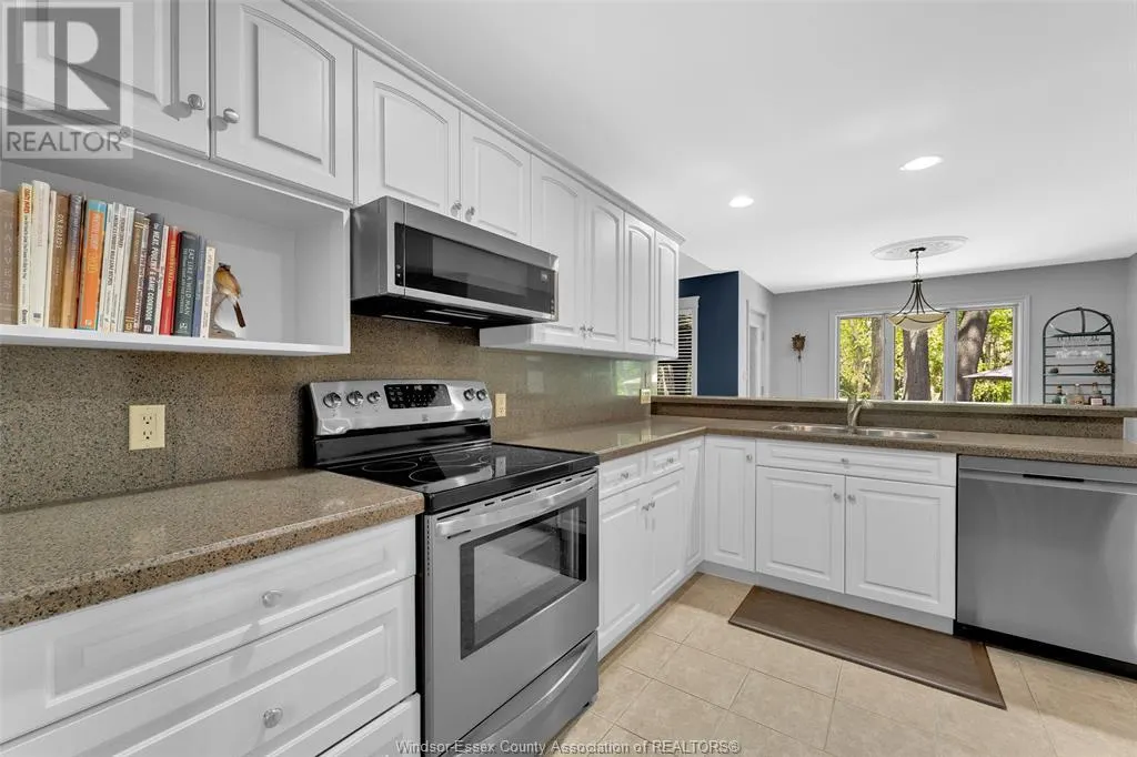 2220 SUZANNE STREET