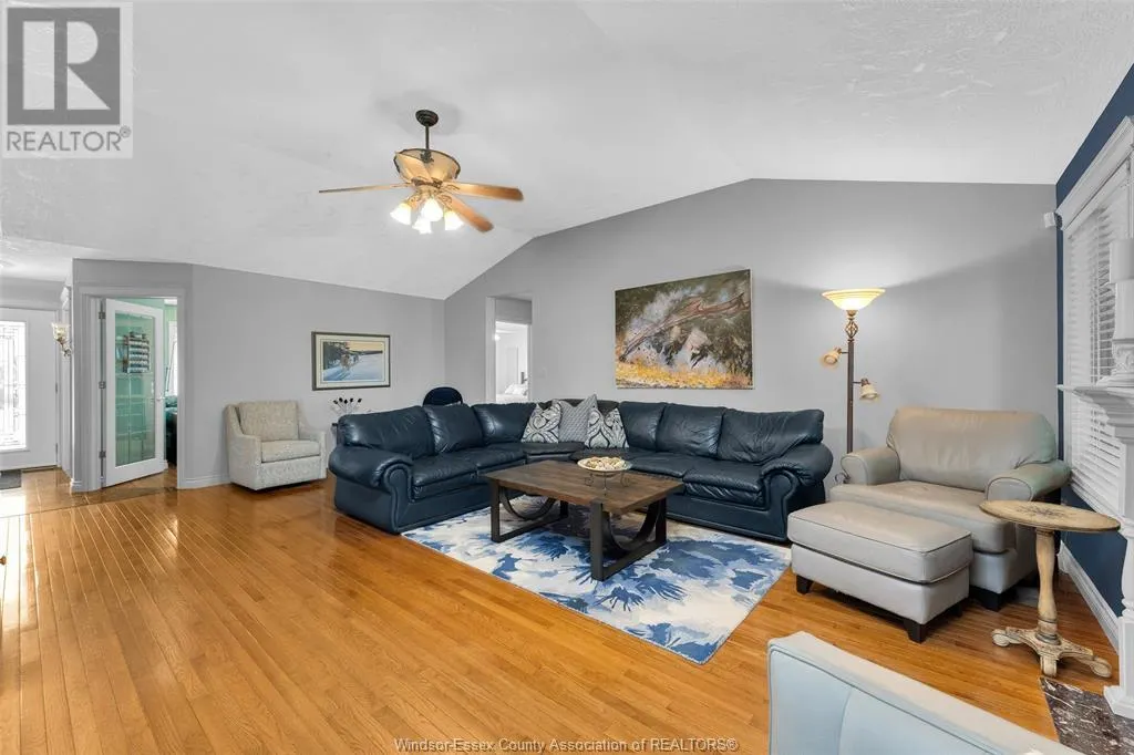 2220 SUZANNE STREET