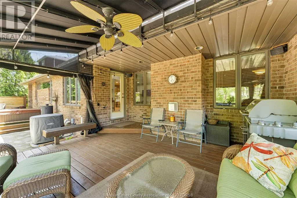 2220 SUZANNE STREET