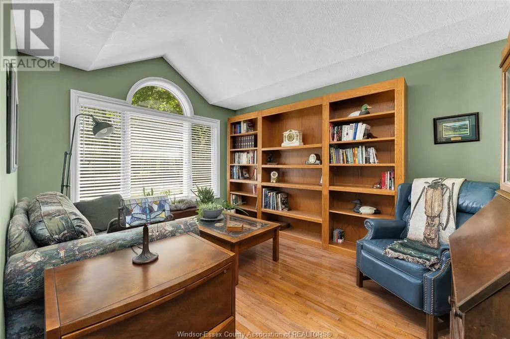 2220 SUZANNE STREET