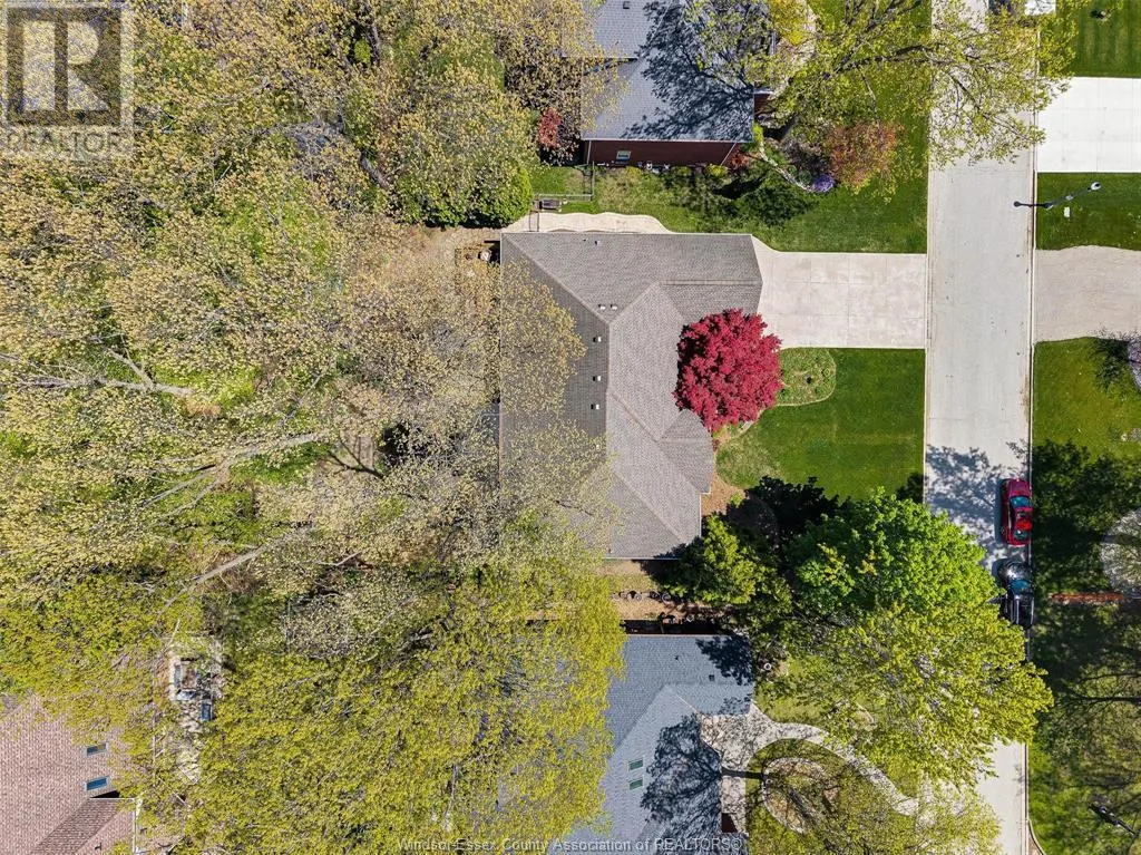 2220 SUZANNE STREET