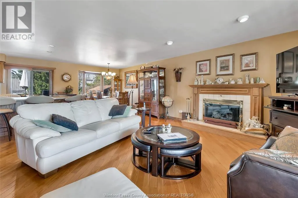 1537 ROSATI DRIVE