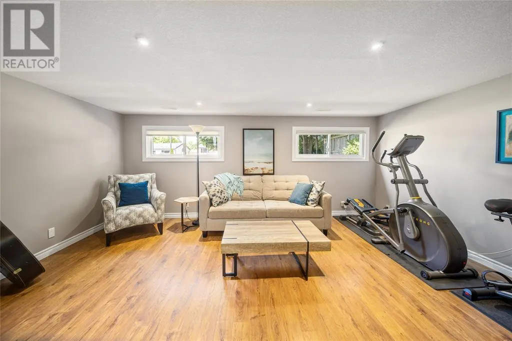 1544 Colborne ROAD