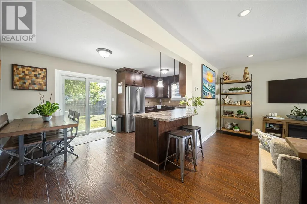 1544 Colborne ROAD