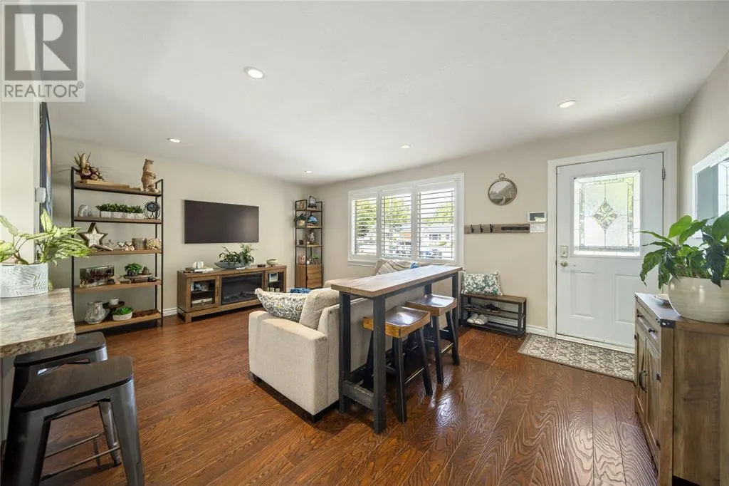 1544 Colborne ROAD