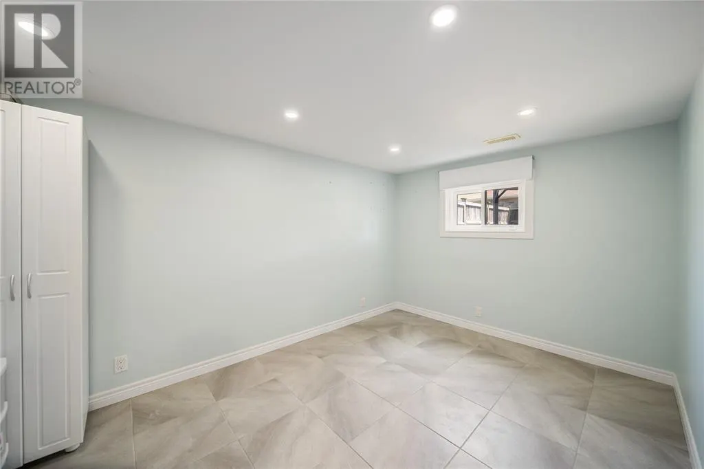 1544 Colborne ROAD