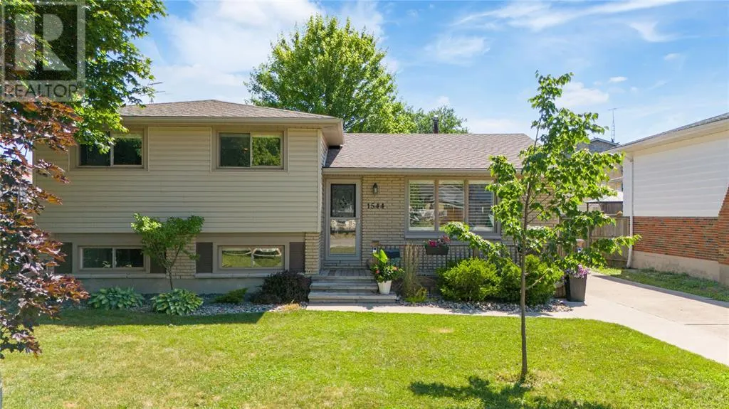 1544 Colborne ROAD