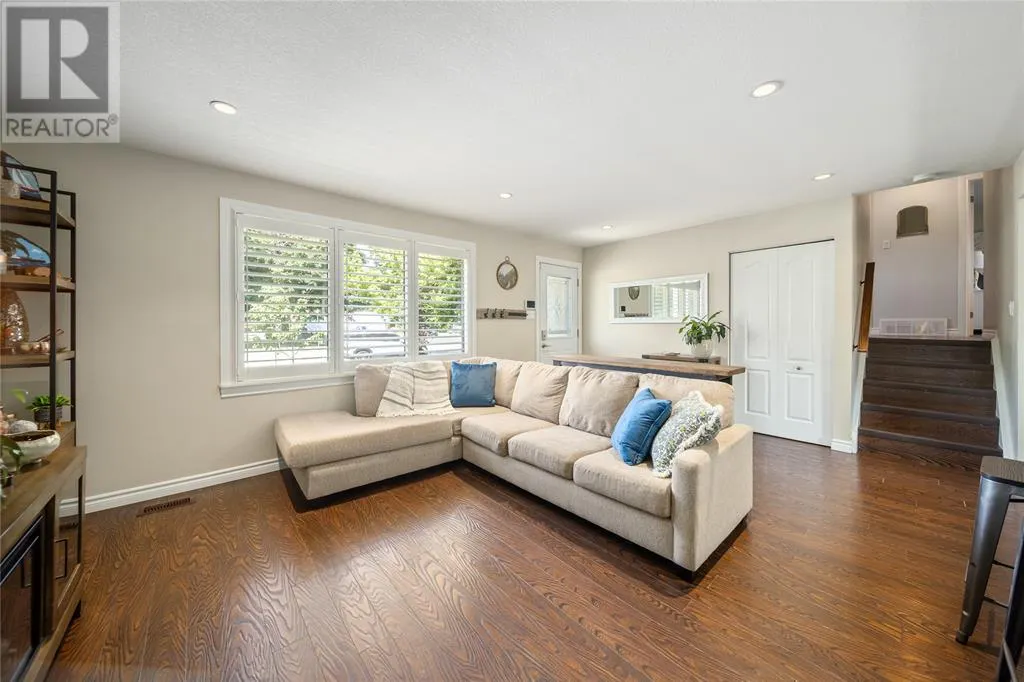 1544 Colborne ROAD