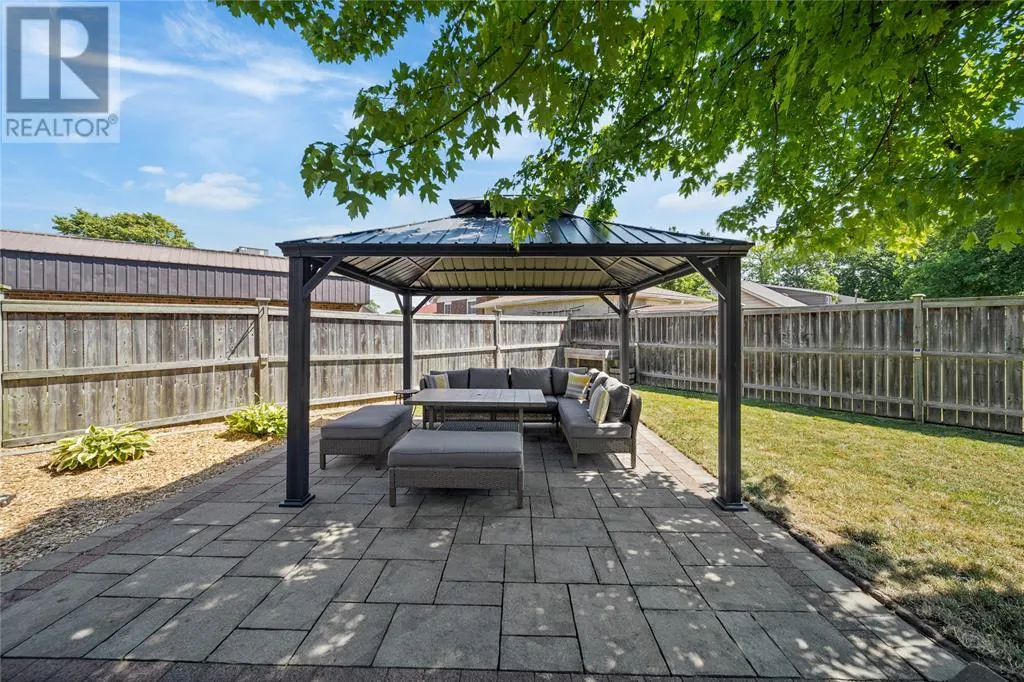 1544 Colborne ROAD