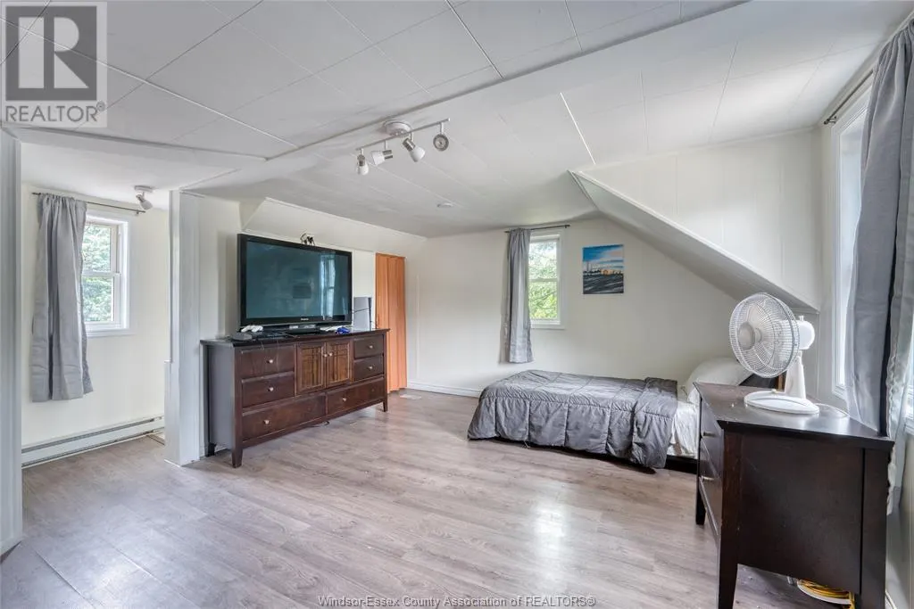 2706 FRONT ROAD