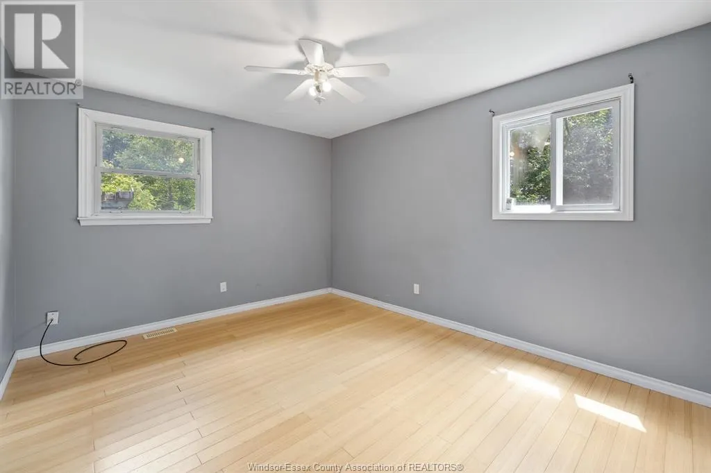 238 MAIDSTONE AVENUE East