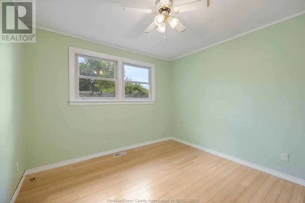 238 MAIDSTONE AVENUE East