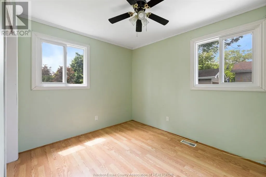238 MAIDSTONE AVENUE East