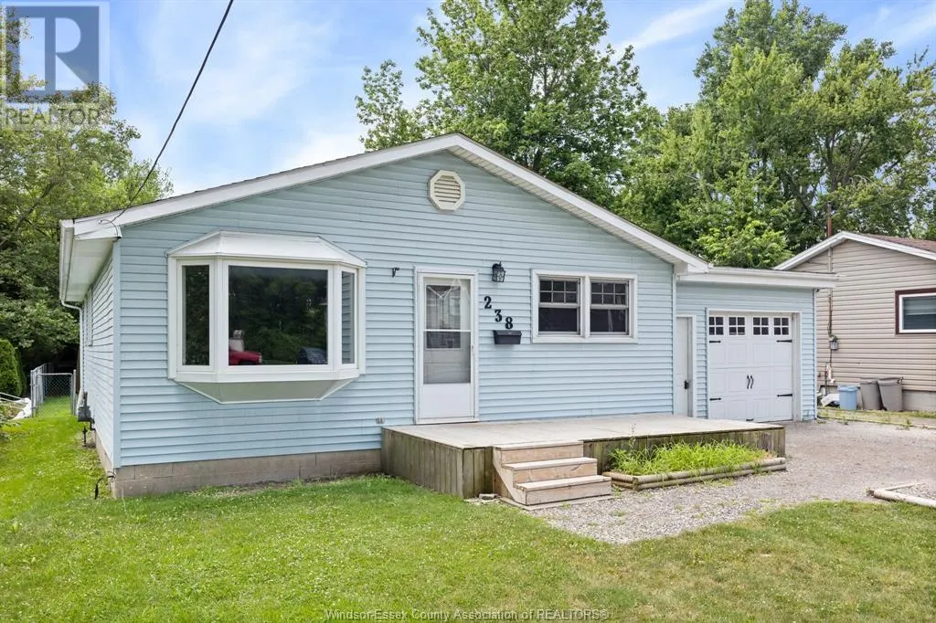 238 MAIDSTONE AVENUE East
