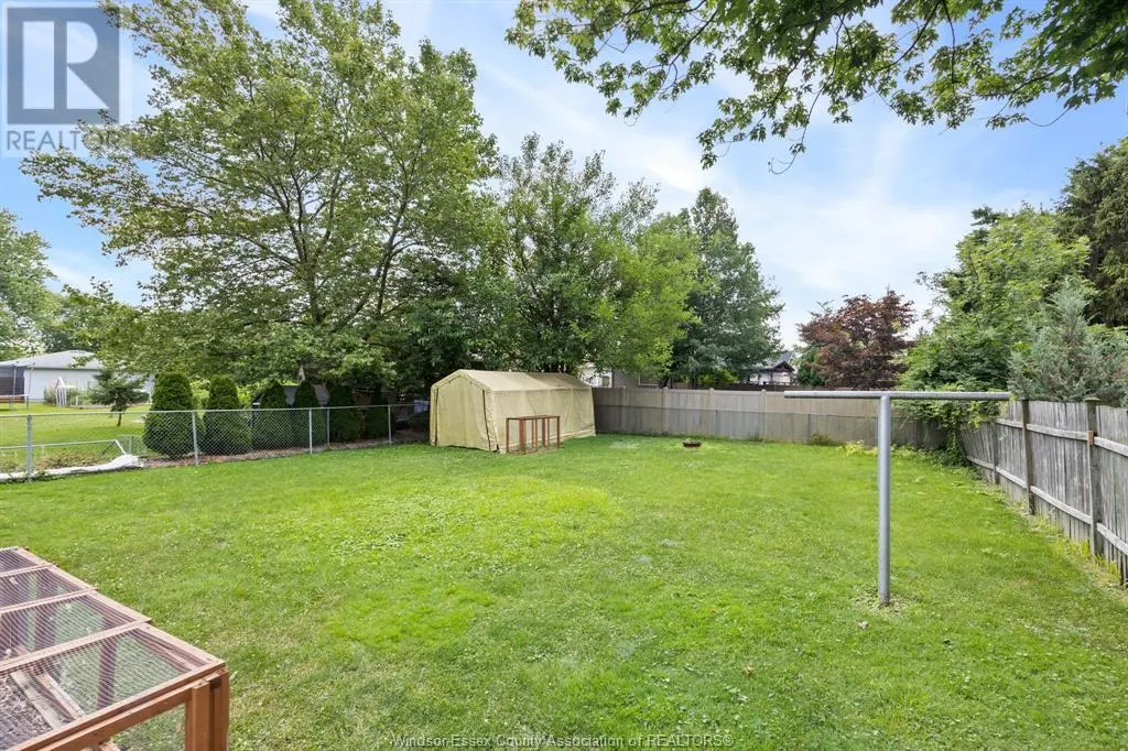 238 MAIDSTONE AVENUE East