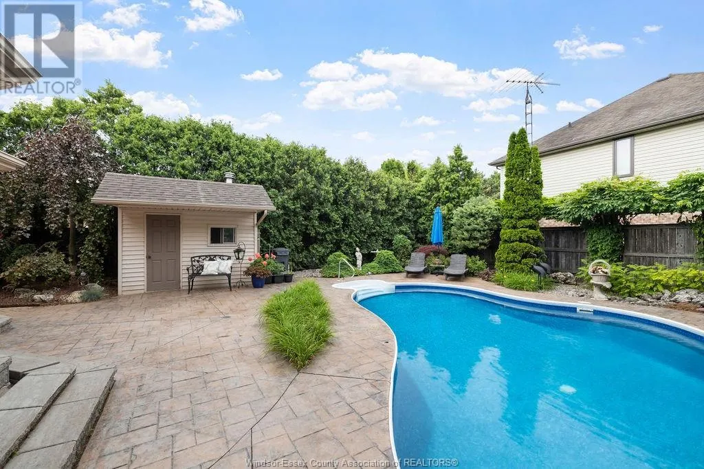 127 MCMURREN CRESCENT