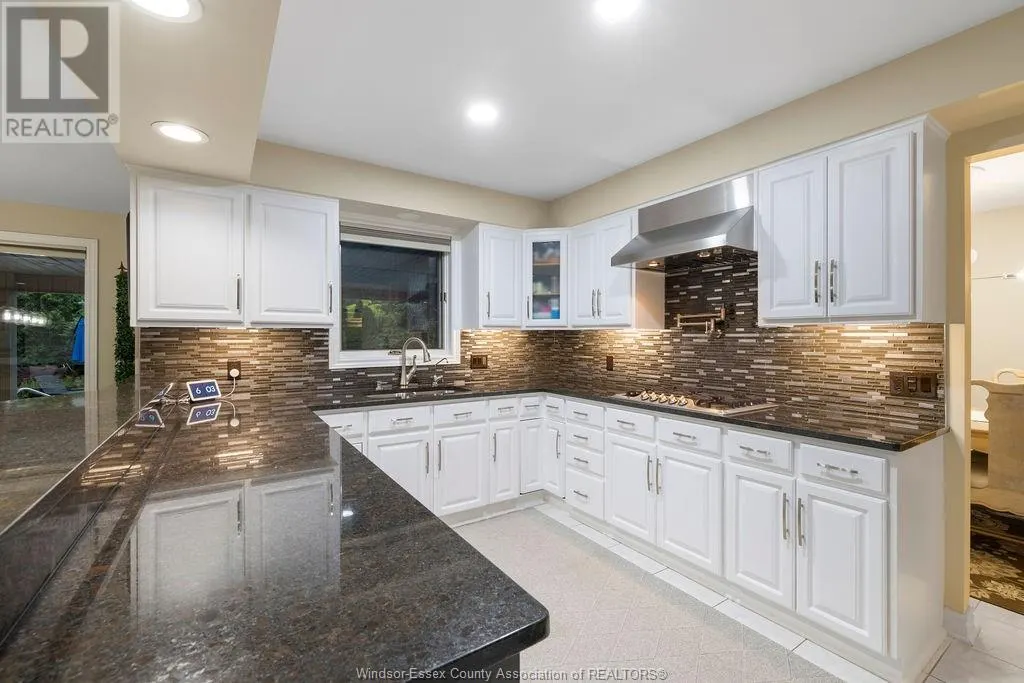 127 MCMURREN CRESCENT