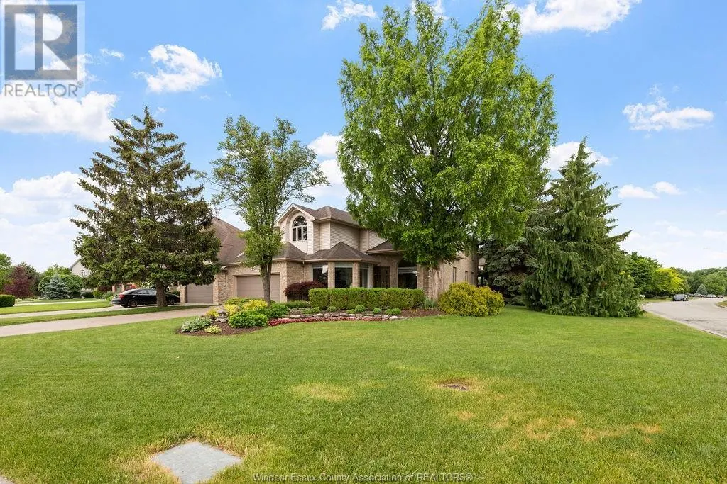 127 MCMURREN CRESCENT